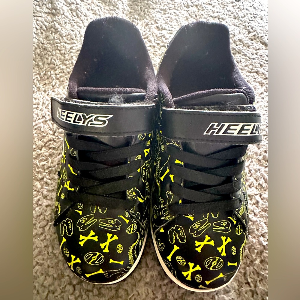 Heels kid sneakers size 2. Just used twice!